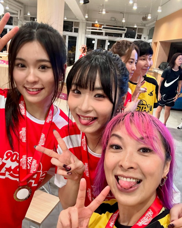 朱薰出po「反擊」 梁思浩獲讚靚抽 轉發少爺占大阪帖文：又想加人工？ 