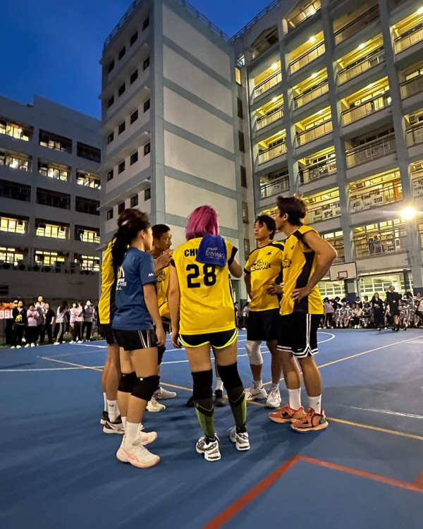 朱薰出po「反擊」 梁思浩獲讚靚抽 轉發少爺占大阪帖文：又想加人工？ 