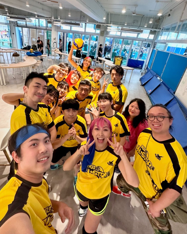 朱薰出po「反擊」 梁思浩獲讚靚抽 轉發少爺占大阪帖文：又想加人工？ 