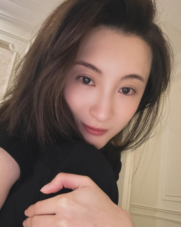 林夏薇走出破產風波慶祝結婚10周年！老公莫贊生被申請破產後首度露面！
