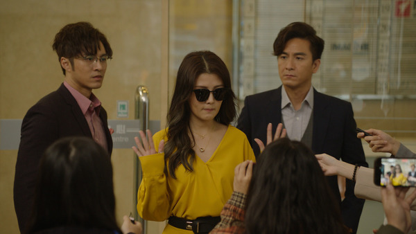 42歲前港姐冠軍遊杜拜 12歲女獲讚遺傳母親高䠷身材 