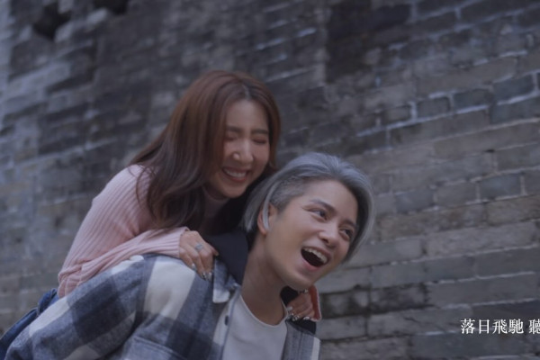 《金宵大廈》童顏演員珠海夜場被女圍 網友感莫名其妙：喺香港都無人識 