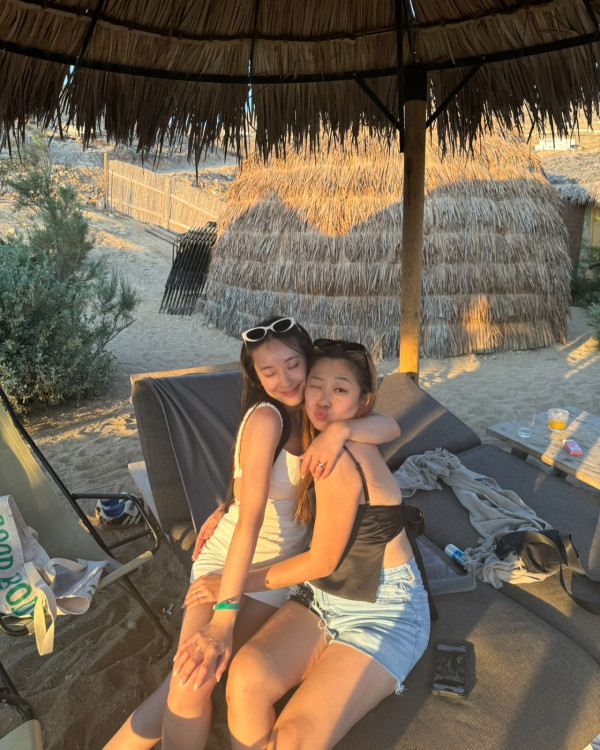 多位圈中好友出席與周嘉洛攬實合照 多位圈中好友出席與周嘉洛攬實合照