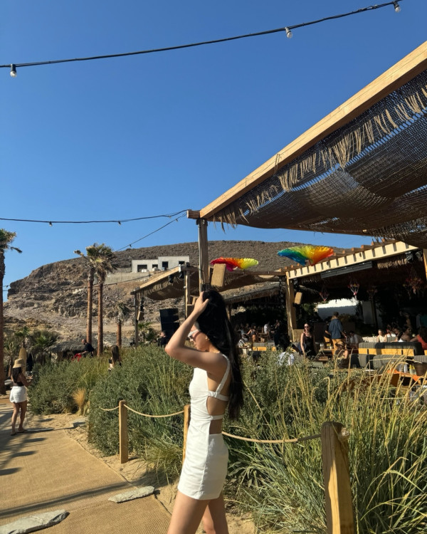 多位圈中好友出席與周嘉洛攬實合照 多位圈中好友出席與周嘉洛攬實合照