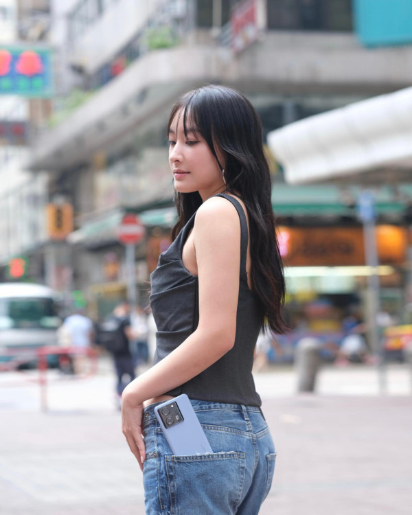 陳瀅中門大開晒白滑心口 陳瀅中門大開晒白滑心口