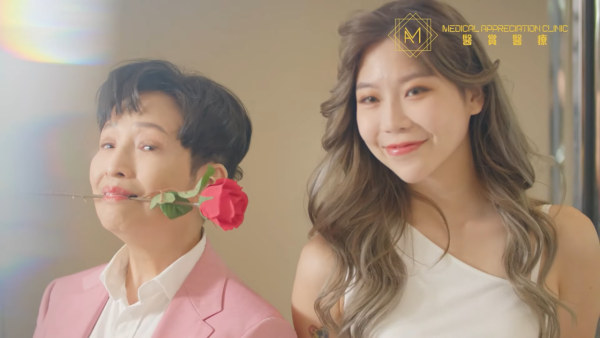 馮素波新加坡旅行曬姊妹合照！網民驚訝餅印細妹神撞樣Anson Lo 