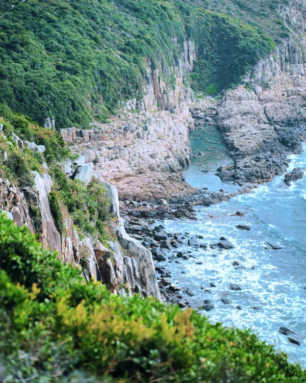 送人氣背包袋款！香港秋天郊遊4大秘景│絕美海岸線／參觀鹽田／親手開蚌