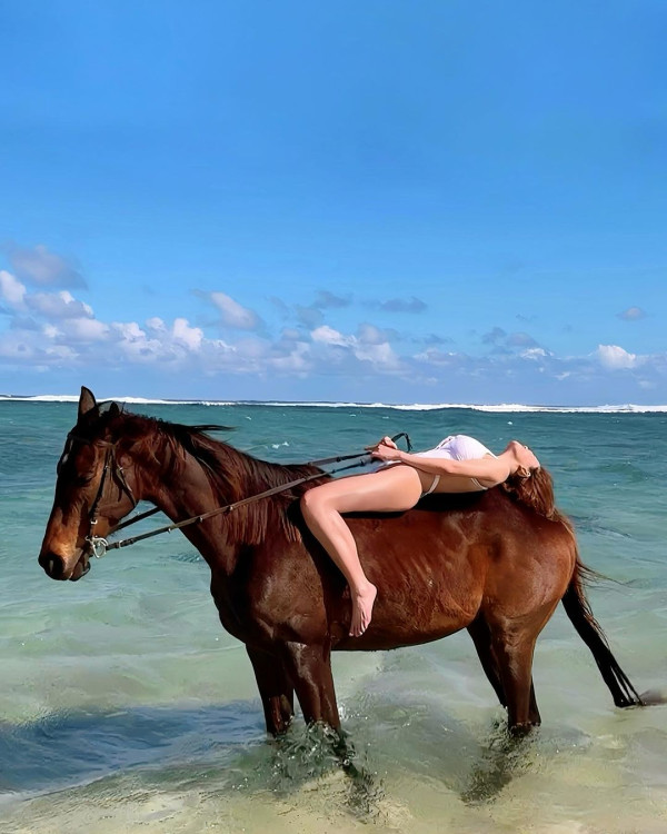 前港姐冠軍布吉曬健身成果 曾甫全裸照 弗爆身材不輸郭珮文