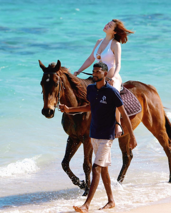 前港姐冠軍布吉曬健身成果 曾甫全裸照 弗爆身材不輸郭珮文