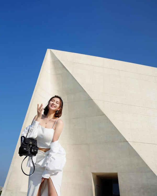 前港姐冠軍布吉曬健身成果 曾甫全裸照 弗爆身材不輸郭珮文