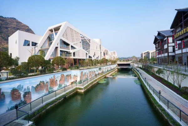 【旅遊鋒】張家界美術岩語間民宿的獨特魅力 