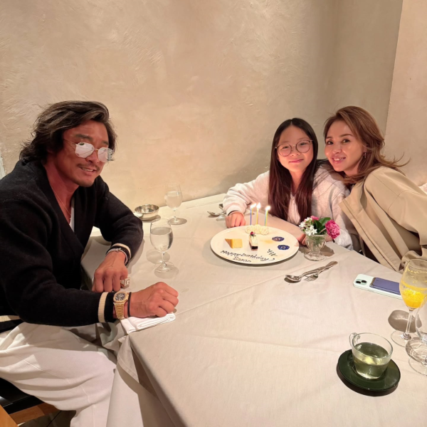 《超人回來了》秋小愛13歲生日!父母PO相慶祝感性落淚!近照判若兩人