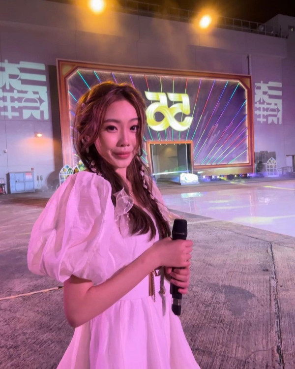 區明妙遊京都神社順便追星？ 甫近鏡自拍曝光真實皮膚狀態！ 