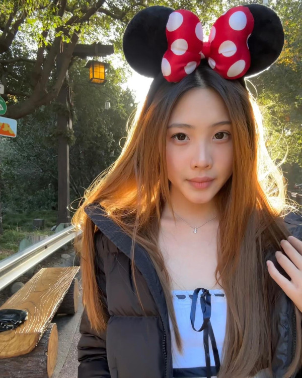 區明妙遊京都神社順便追星？ 甫近鏡自拍曝光真實皮膚狀態！ 