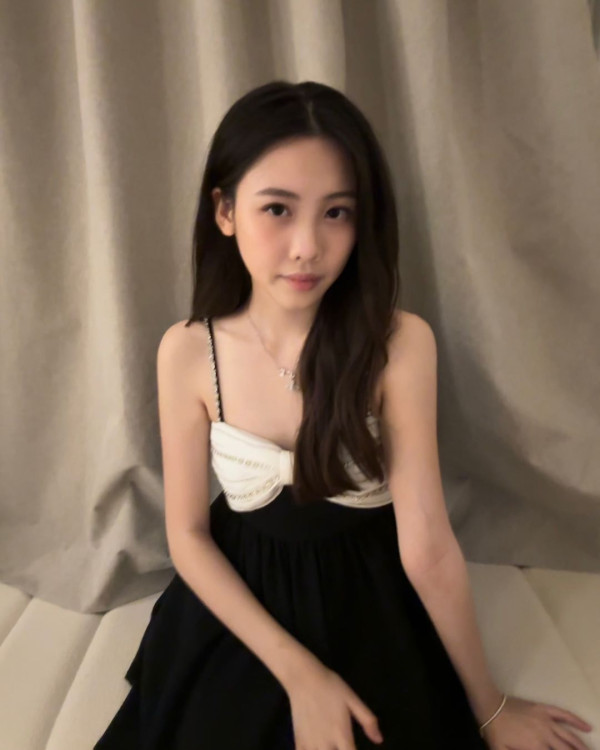 區明妙遊京都神社順便追星？ 甫近鏡自拍曝光真實皮膚狀態！ 