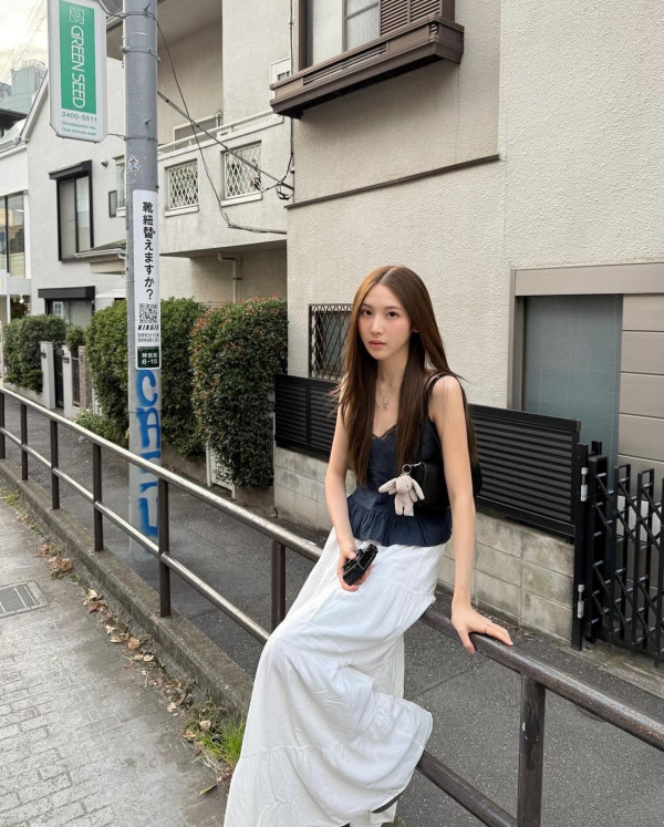 區明妙遊京都神社順便追星？ 甫近鏡自拍曝光真實皮膚狀態！ 