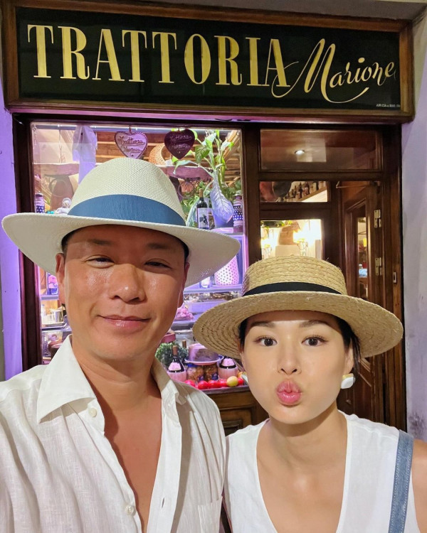 胡杏兒成台山博物館「展品」感榮幸 原來呢2位視帝視后都係佢同鄉 