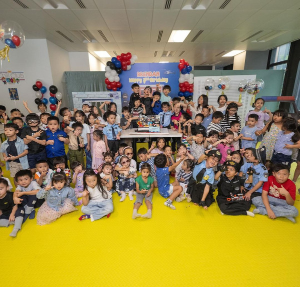 胡杏兒成台山博物館「展品」感榮幸 原來呢2位視帝視后都係佢同鄉 