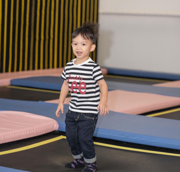 胡杏兒成台山博物館「展品」感榮幸 原來呢2位視帝視后都係佢同鄉 