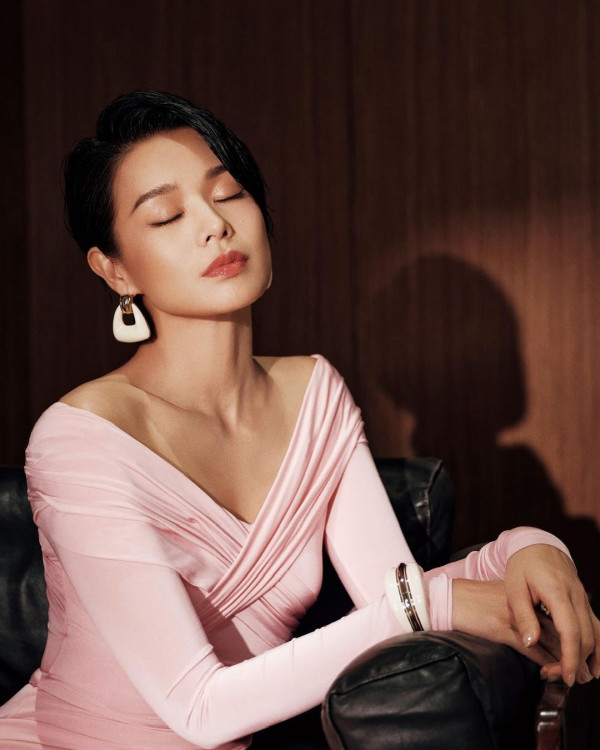 胡杏兒成台山博物館「展品」感榮幸 原來呢2位視帝視后都係佢同鄉 