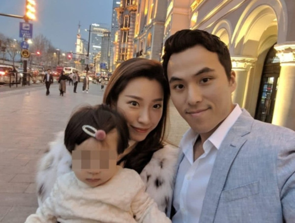 賭王前新抱坐私人飛機睇極光 去芬蘭帶14箱行李裝爆兩車