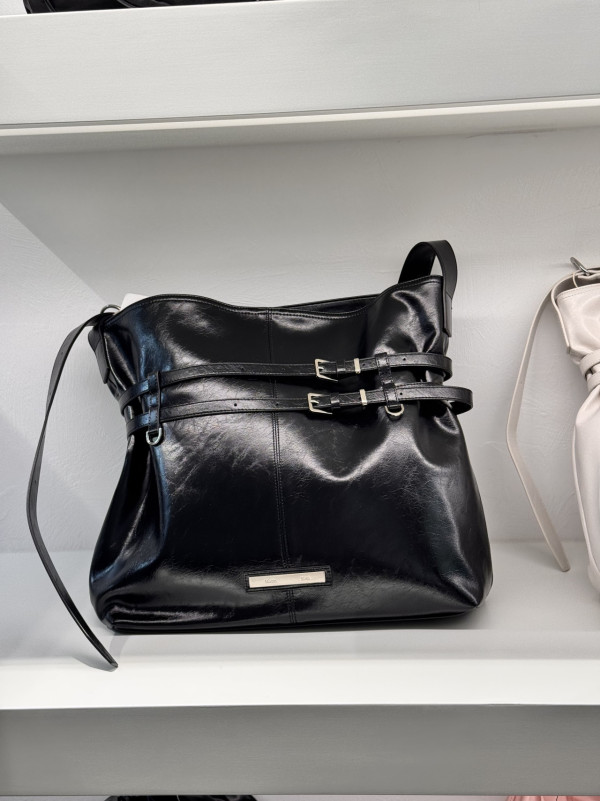 Double Belted Strap Big Bag / HK$1130