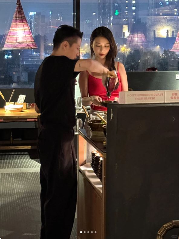 食海底撈巧遇Angelababy 親民舉V合照 意外曝35歲真實容貌 