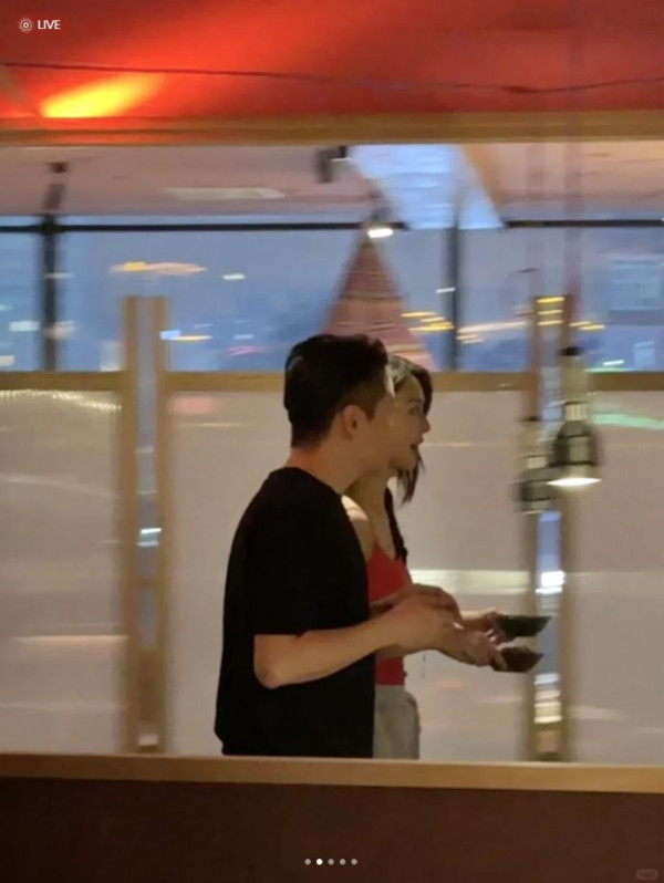 食海底撈巧遇Angelababy 親民舉V合照 意外曝35歲真實容貌 