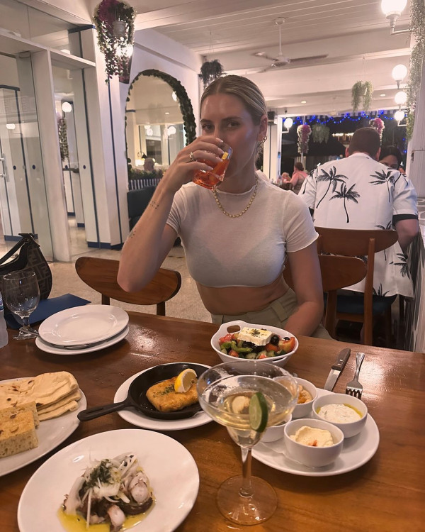 美女網紅峇厘度假驚遇活春宮 按摩途中旁邊傳喘息聲 男方一句話曝可笑真相 