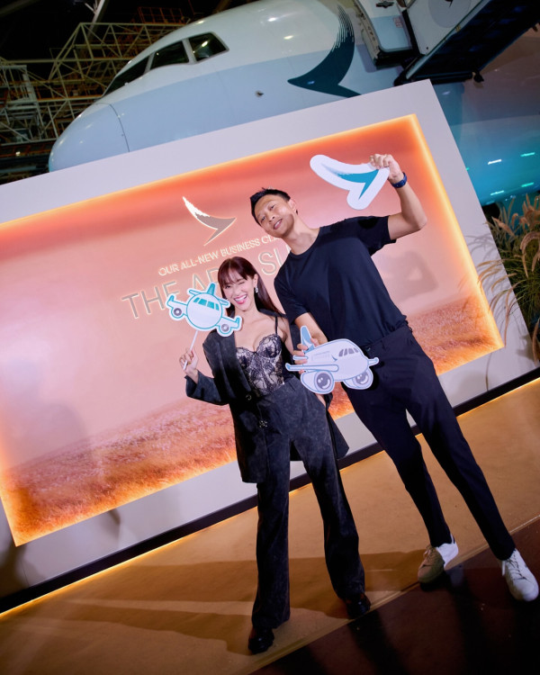 陳凱琳背心短裙遊馬來西亞獲讚似中學生！噴血性感蕾絲內衣出席活動！ 