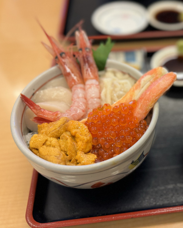 北海道海鮮市場必食推介  鮮味海膽／澎湃海鮮丼飯／長腳蟹 