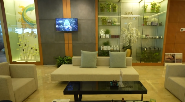 鄺玲玲胡慧冲新一輯泰國旅遊節目首播 首集推薦景點 星戰Cafe/摩洛哥式Spa/繩網