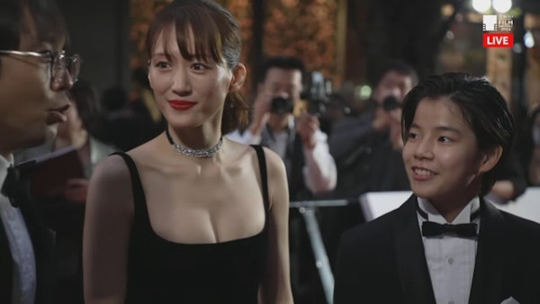 梁朝偉東京出行獲4人做1件事！ 網友驚訝排場大：像首相出行 