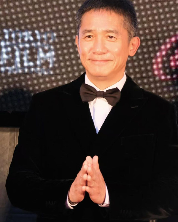 梁朝偉東京出行獲4人做1件事！ 網友驚訝排場大：像首相出行 