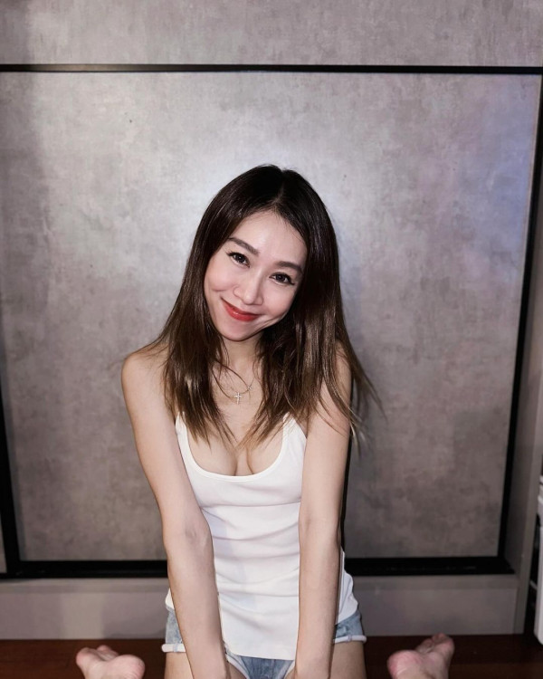 前TVB主持英國大屋放煙花 被指越搬越富貴 曾偷拍鄰居惹爭議 