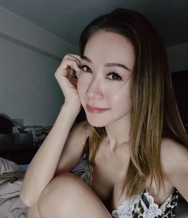 前TVB主持英國大屋放煙花 被指越搬越富貴 曾偷拍鄰居惹爭議 