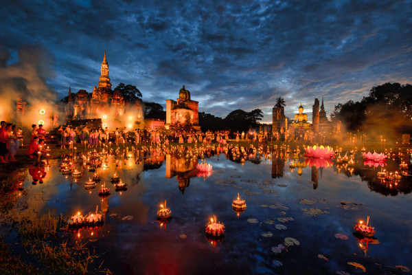 【飛女】一生必去一次的視覺盛宴：泰國水燈節 