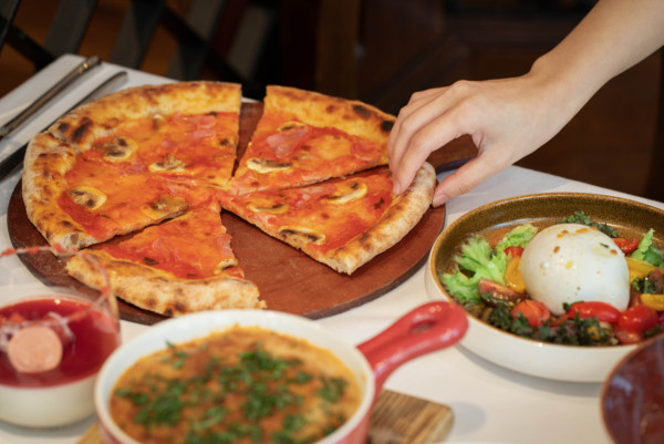 灣仔Novotel Century諾富特世紀酒店自助餐買一送一優惠！$233任食生蠔／肉眼扒／Mövenpick雪糕