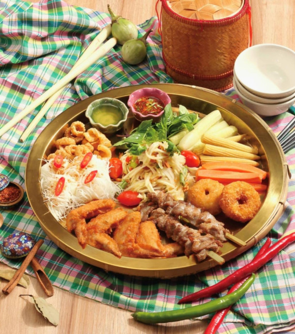 台北車站美食 頌丹樂(圖片來源:Facebook@Somtum Der Taiwan 頌丹樂) 台北車站美食 頌丹樂(圖片來源:Facebook@Somtum Der Taiwan 頌丹樂)