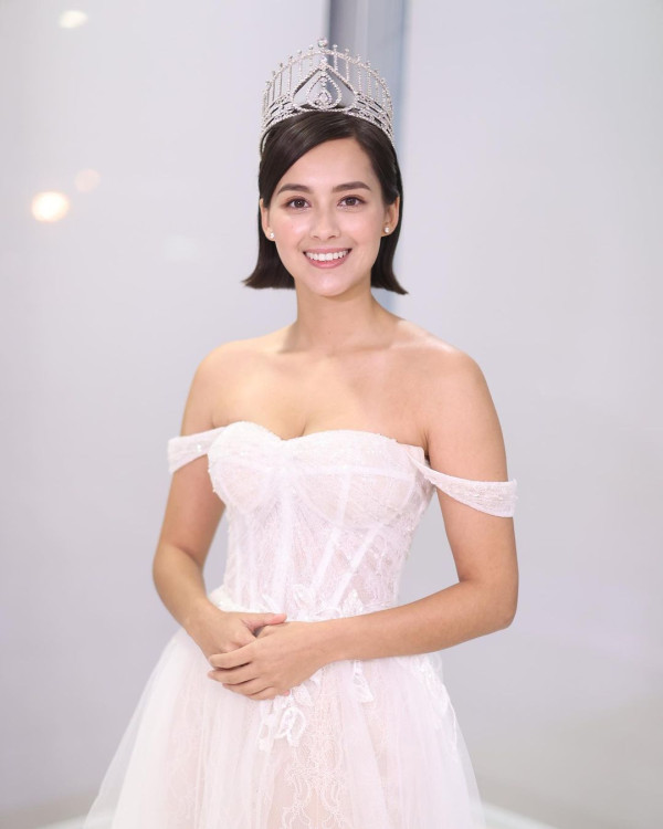 前港姐冠軍家族旅行曬健康膚色 竟被誤會騎大象急急澄清