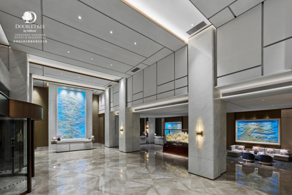 深圳南山希爾頓逸林酒店買1送1優惠 人均3起住豪華客房/步行可至南頭古城 