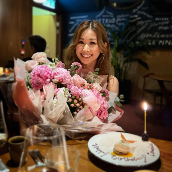 前TVB主持英國大屋放煙花 被指越搬越富貴 曾偷拍鄰居惹爭議 