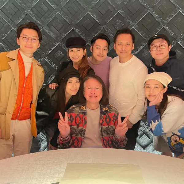 前TVB主持英國大屋放煙花 被指越搬越富貴 曾偷拍鄰居惹爭議 