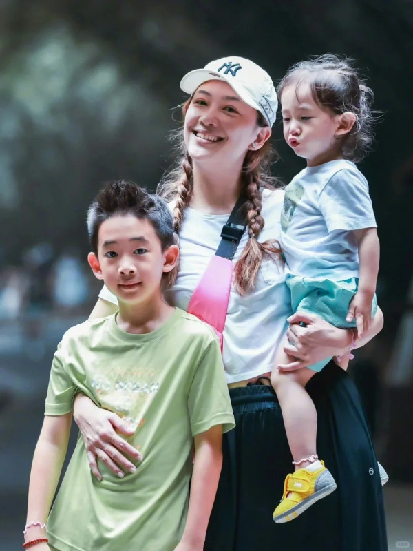 陳小春應采兒大仔Jasper榮獲獎學金入讀貴族學校！性格謙遜有禮獲讚有教養