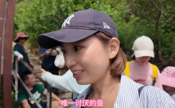 日本妹遊長城批中國遊客4宗罪 拍片爆被一行為嚇壞 整條長城黐滿XX