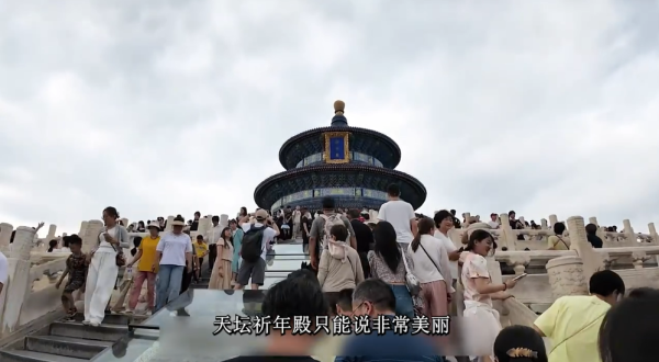 日本妹遊長城批中國遊客4宗罪 拍片爆被一行為嚇壞 整條長城黐滿XX