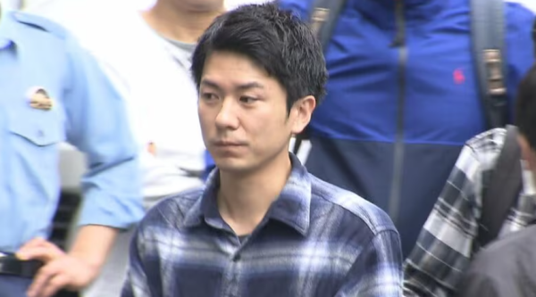 年輕東京UNIQLO男店長試身室偷拍！查獲44影片！網民錯焦點：高富帥 