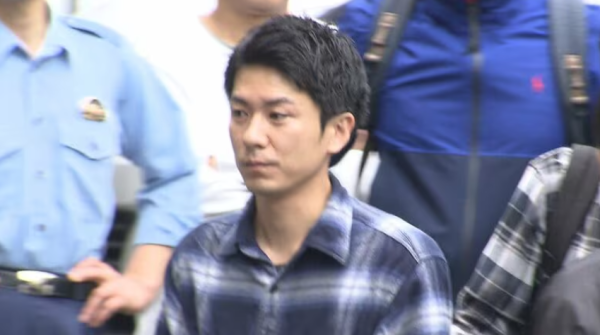 年輕東京UNIQLO男店長試身室偷拍！查獲44影片！網民錯焦點：高富帥 