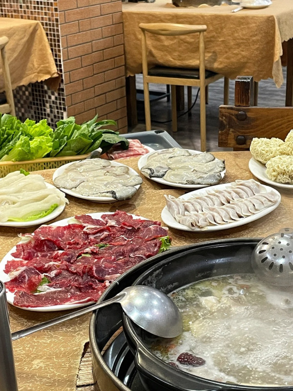 珠海美食｜2026珠海逾10間美食推介！手掌大生蠔火鍋/爆餡雞蛋仔/海邊Cafe/巨無霸豬扒包/榴蓮甜品