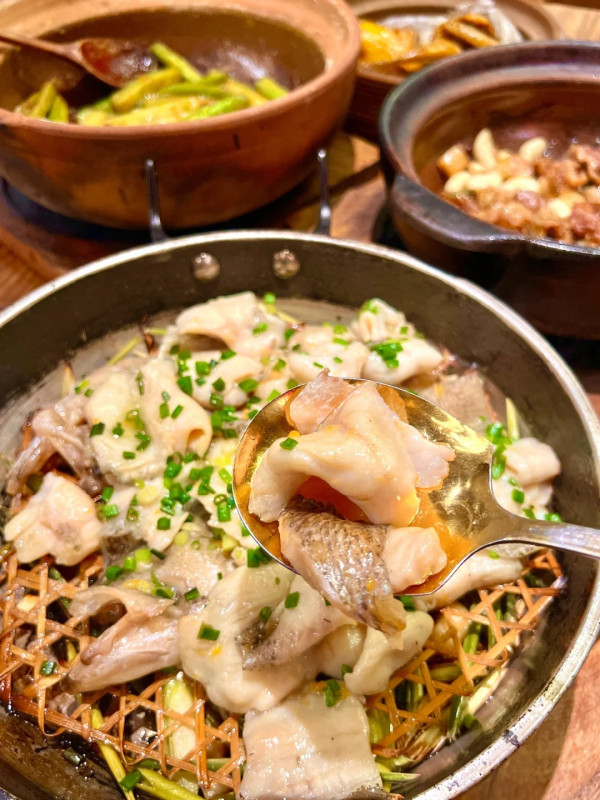 珠海美食｜2026珠海逾10間美食推介！手掌大生蠔火鍋/爆餡雞蛋仔/海邊Cafe/巨無霸豬扒包/榴蓮甜品